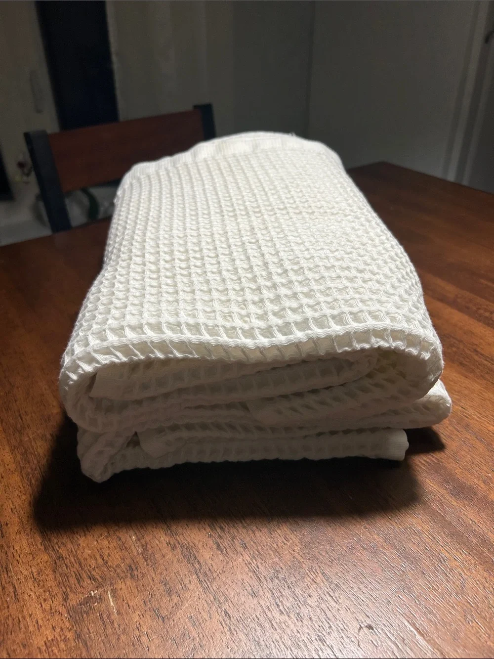 Waffle-Texture Bath Towel in White - Soft, Breathable 100 % Cotton